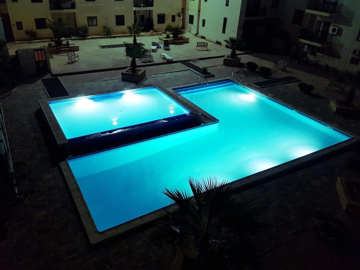 Stunning Penthouse Roof Terrace & Communal Swimming Pool St. Paul's Bay Bagian luar foto