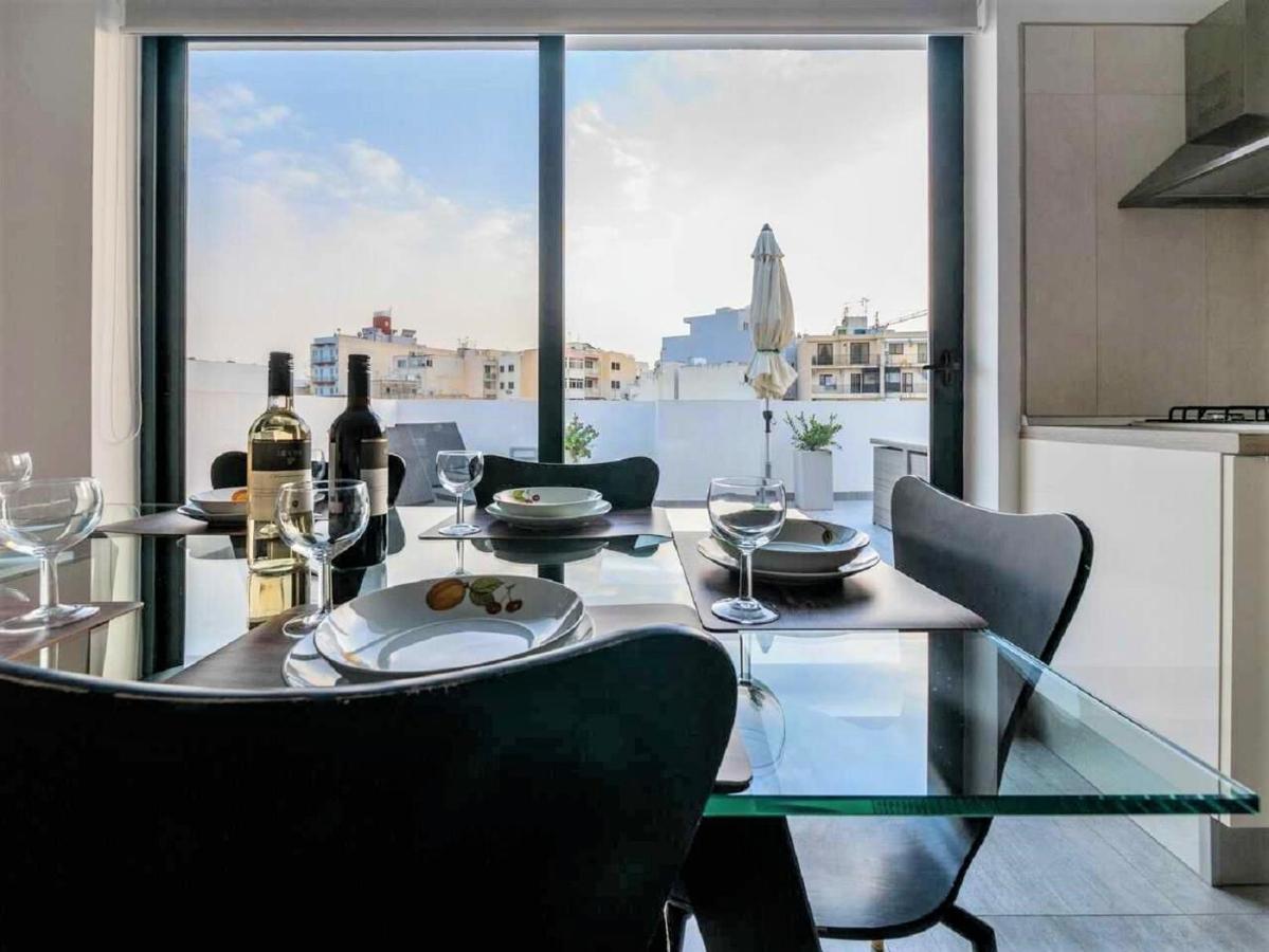 Stunning Penthouse Roof Terrace & Communal Swimming Pool St. Paul's Bay Bagian luar foto